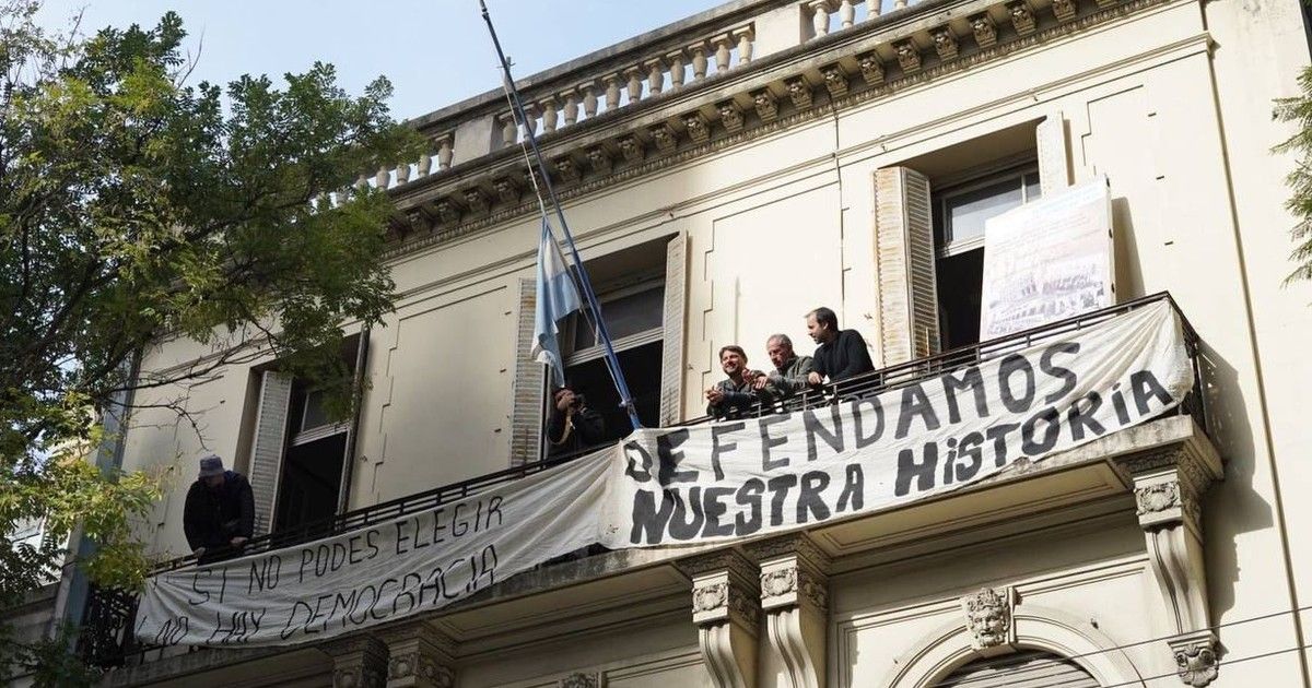 la-justicia-avalo-la-decision-del-gobierno-de-disolver-el-instituto-peron