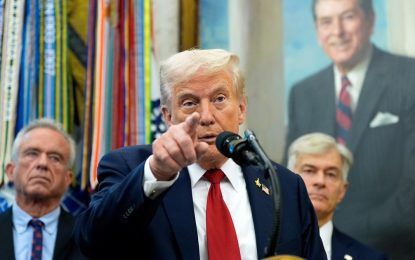 El cierre del gobierno no retrasa los pagos del Seguro Social, pero el aumento de 2026 queda pendiente