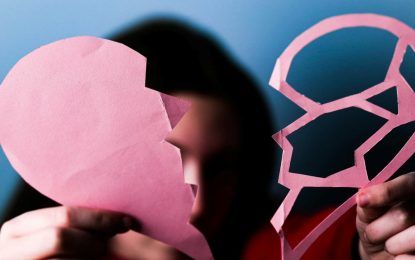 Descubrió que había sido víctima de una estafa amorosa de miles de dólares apenas un día antes de casarse: «No lo puedo creer»