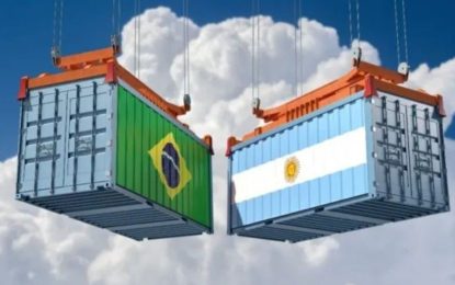 Se reduce el superávit comercial y China supera a Brasil como principal socio de Argentina