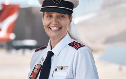 La piloto de avión que ayudó a recaudar miles de dólares por una emotiva causa: «Quería hacer algo de una forma más personal»