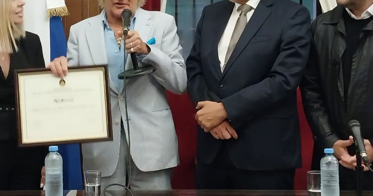 rod-stewart-derrocho-simpatia-y-carisma-en-el-acto-donde-fue-declarado-huesped-de-honor-de-la-ciudad-de-buenos-aires:-«aqui-me-siento-como-en-casa»