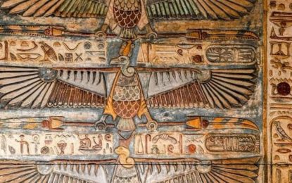 Al limpiar un templo egipcio de hace 2000 años descubrieron inscripciones en color