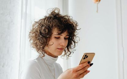 Clavar el visto en WhatsApp: los motivos que detecta la psicología y cómo reaccionar