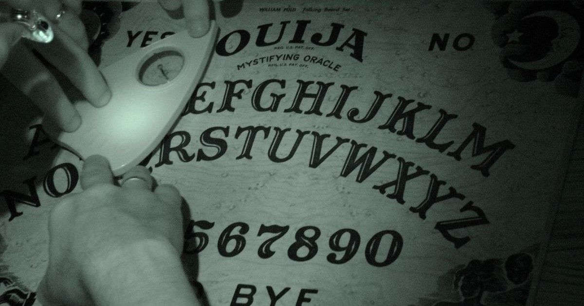 ¿como-un-juego-de-mesa-puede-tener-tanto-poder?:-la-explicacion-cientifica-detras-de-la-tabla-ouija