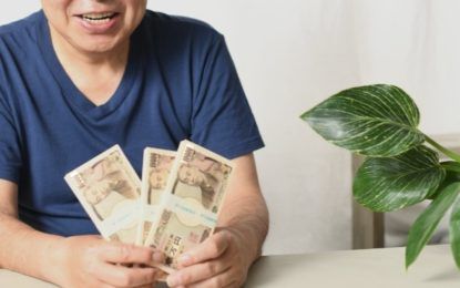Ganó 4 millones de dólares en la lotería y se lo ocultó a su esposa para llevar una vida paralela