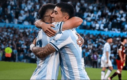 Con un gol agónico, Racing le dio otro golpe a River y avanzó a cuartos