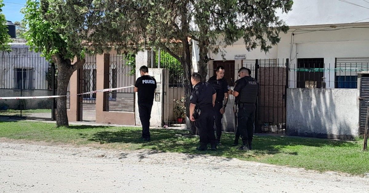 violento-allanamiento-en-mar-del-plata:-un-policia-de-20-anos-recibio-un-balazo-en-la-cabeza-y-esta-grave