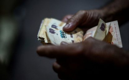 Aunque el 80% de los argentinos busca ahorrar, más de la mitad dice llegar a fin de mes «con lo justo»