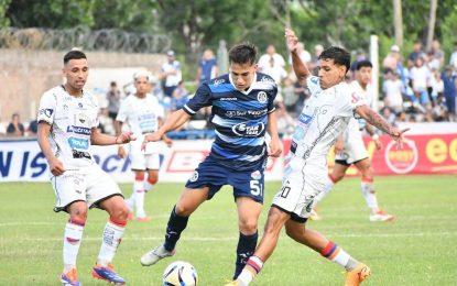 Dos hombres de Chiqui Tapia pelean por un ascenso: el Acassuso del inoxidable Pipo Marín le ganó el primer chico al Armenio del «secanucas» Nakis