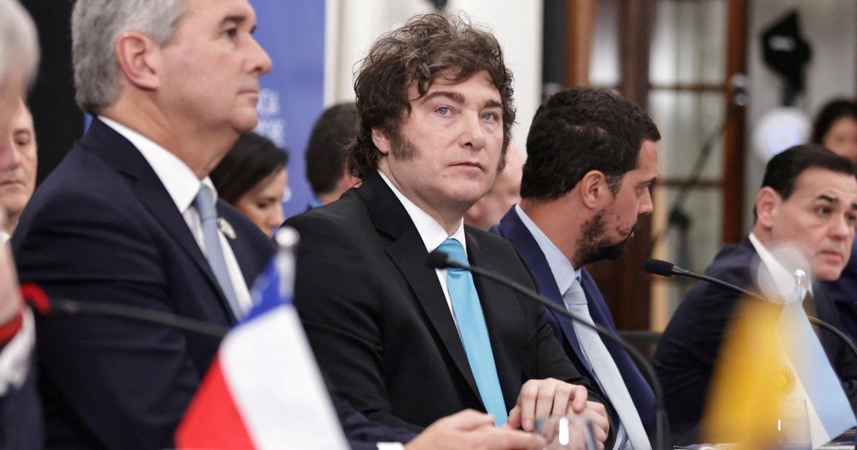 frente-a-sus-socios-del-mercosur,-milei-trato-de-«narcoterrorista»-a-maduro-y-respaldo-a-trump:-«argentina-saluda-la-presion-de-eeuu.-para-liberar-a-venezuela»