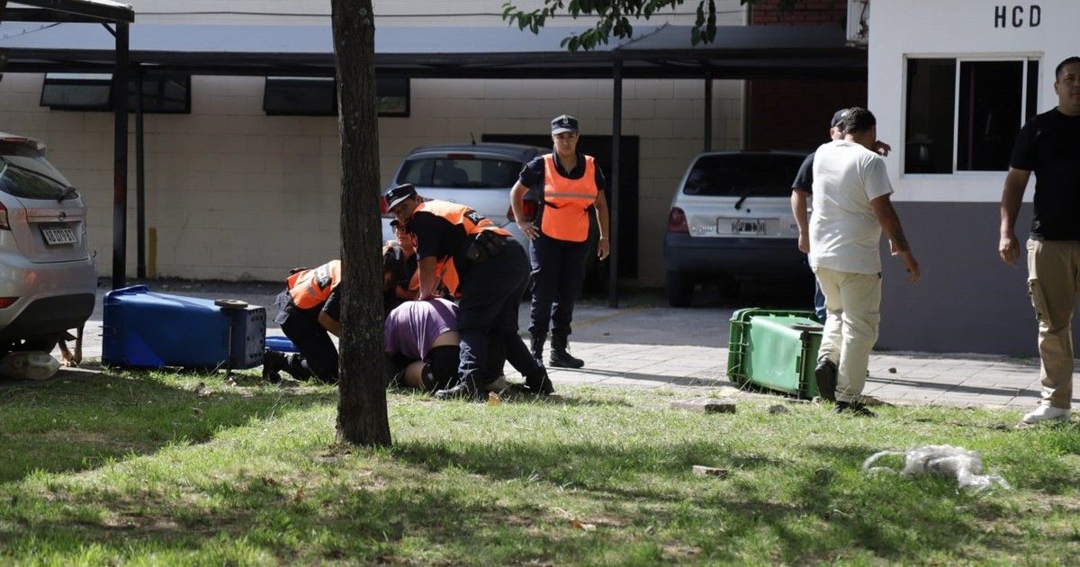 violento-enfrentamiento-entre-trapitos-y-la-policia-en-quilmes:-acusaciones-cruzadas-entre-mayra-mendoza-y-juan-grabois