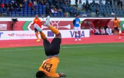 Copa África 2025: un jugador de Zambia casi se rompe el cuello al festejar el empate agónico vs Mali