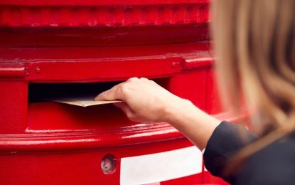 El primer país del mundo en eliminar el correo postal: «Fin de una era y corazones rotos»