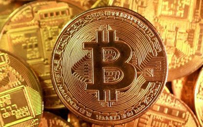 Bitcoin y oro suben más de 2%   en medio de la incertidumbre global