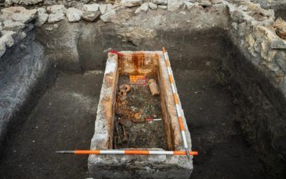 Arqueólogos descubrieron un sarcófago romano de 1.700 años de antigüedad