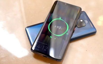 Carga inversa, la función oculta para revivir un celular sin batería: cómo funciona y modelos compatibles