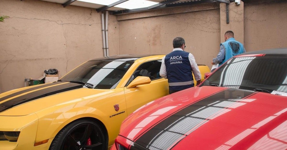 golpe-a-una-banda-que-contrabandeaba-autos-de-lujo:-los-entraban-como-turistas-y-aparecian-en-videos-de-artistas-urbanos