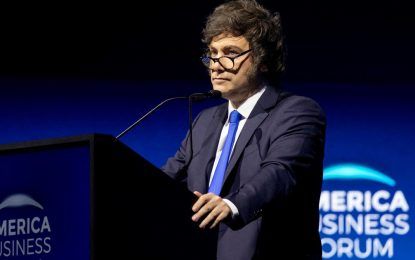 Milei viaja con Caputo a Davos: se reunirán con CEOs en la cumbre donde estarán Trump y el FMI