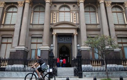 El Central ya compró casi US$ 700 millones para las reservas pero el riesgo país no lo registra