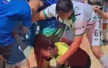 Revelan el calvario que vive la árbitra que fue salvajemente agredida en un partido amateur: “Está deprimida”