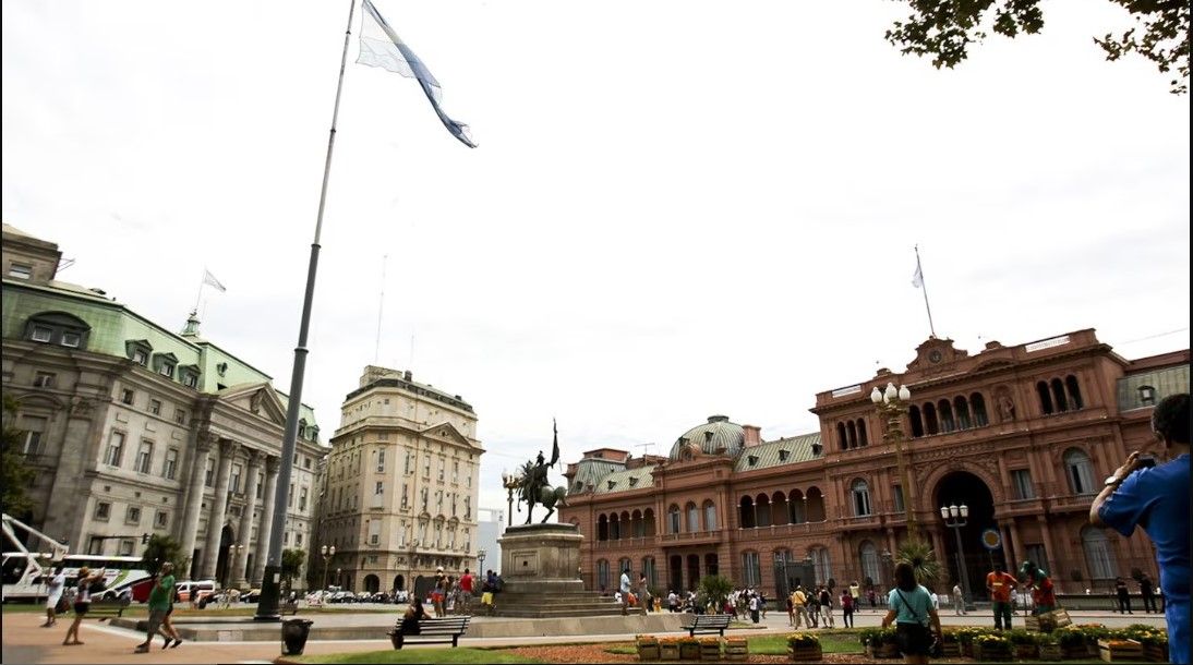 en-medio-de-la-polemica-por-el-dnu,-la-side-acelera-el-intercambio-de-informacion-clave-con-otras-areas