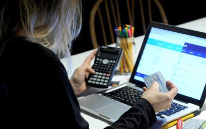 La deuda de las familias con billeteras alcanzó un récord y se duplicó en un año la cantidad de créditos «irrecuperables»